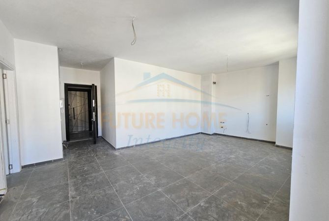 Qera, Apartament 1+1+Post Parkimi per zyra, Pazari I Ri, Tirane.