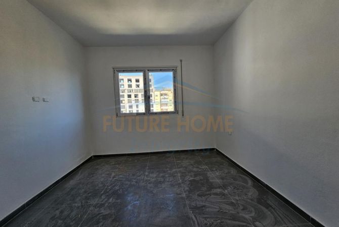 Ambjent biznesi me qera 3+1 ne Tirane - 750 Euro