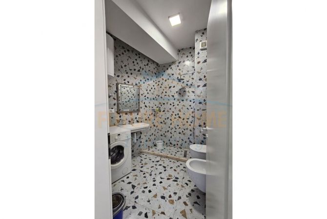 Shtepi ne shitje Apartament ne Tirane, 2+1, Mobilimi E mobiluar, Pagesa 149,500  Euro.