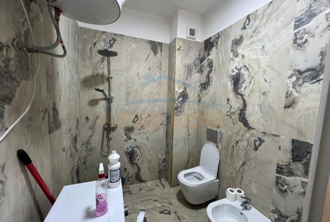 Shtepi ne shitje Apartament ne Durres, 1+1, Mobilimi E mobiluar, Pagesa 136,000  Euro.