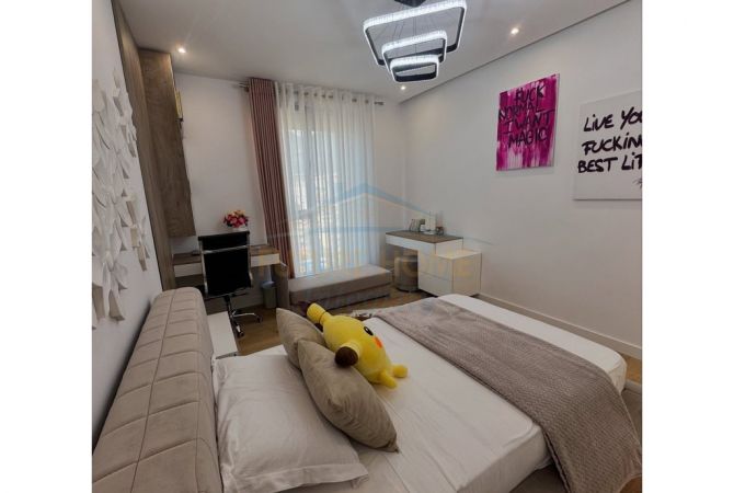 Shtepi ne shitje Apartament ne Tirane, 3+1, Mobilimi E mobiluar, Pagesa 312,000  Euro.