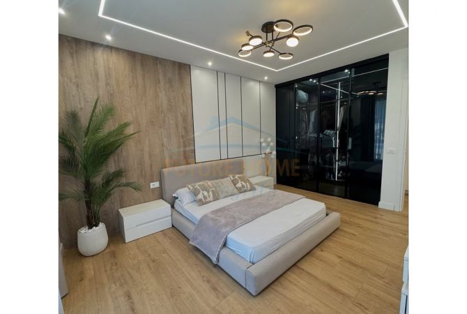 Shtepi ne shitje Apartament ne Tirane, 3+1, Mobilimi E mobiluar, Pagesa 312,000  Euro.