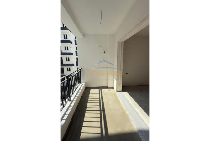 Shtepi ne shitje Apartament ne Tirane, 1+1, Mobilimi Bosh, pa mobiluar, Pagesa 80,000  Euro.