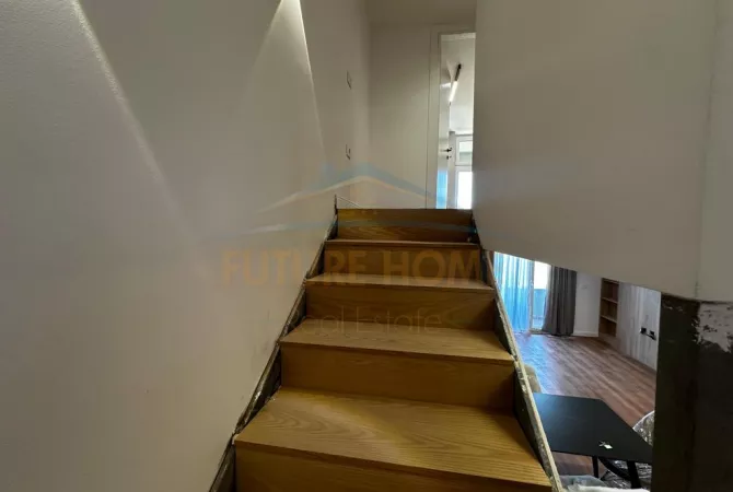 Shtepi ne shitje Apartament ne Tirane, 2+1, Mobilimi E mobiluar, Pagesa 160,000  Euro.