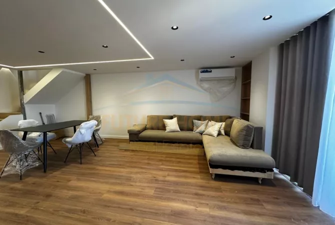 Shtepi ne shitje Apartament ne Tirane, 2+1, Mobilimi E mobiluar, Pagesa 160,000  Euro.