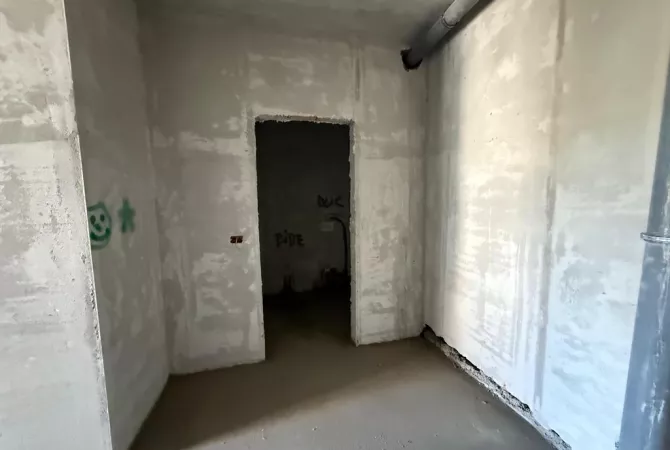 Shtepi ne shitje Apartament ne Tirane, 3+1, Mobilimi Bosh, pa mobiluar, Pagesa 229,000  Euro.