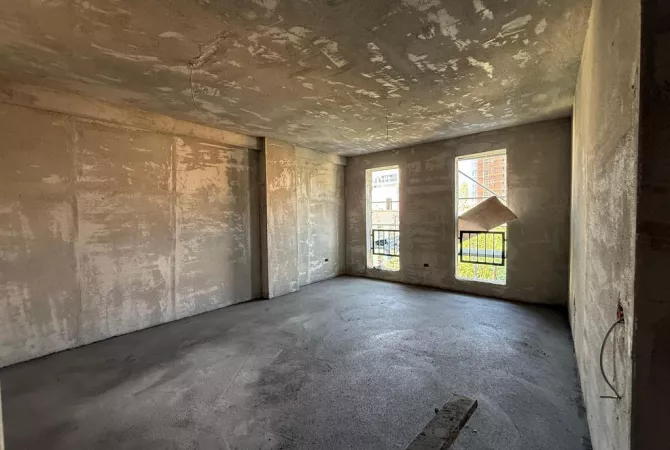 Shtepi ne shitje Apartament ne Tirane, 3+1, Mobilimi Bosh, pa mobiluar, Pagesa 229,000  Euro.