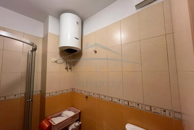 Shtepi ne shitje Apartament ne Tirane, 2+1, Mobilimi E mobiluar, Pagesa 197,000  Euro.