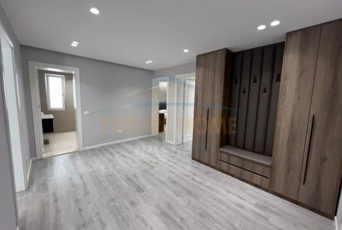 Shtepi me qera 2+1 ne Tirane - 1,000 Euro