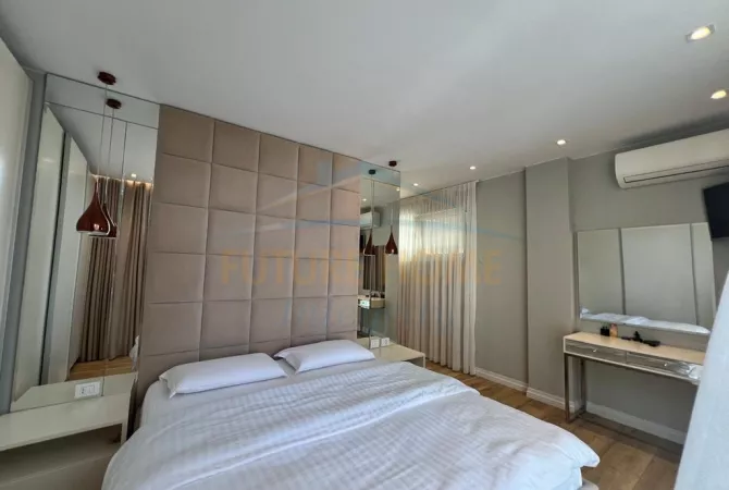 Shtepi ne shitje Vila Luksoze ne Durres, 3+1, Mobilimi E mobiluar, Pagesa 750,000  Euro.