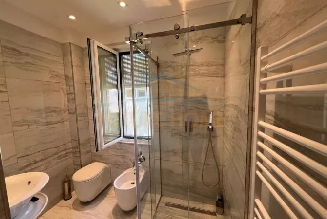 Shtepi ne shitje 3+1 ne Durres - 750,000 Euro