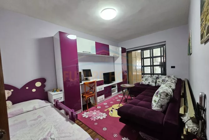 Shtepi me qera Apartament ne Tirane, 4+1, Mobilimi E mobiluar, Pagesa 900  Euro.