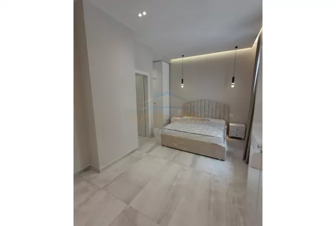 Shtepi me qera Apartament ne Tirane, 2+1, Mobilimi E mobiluar, Pagesa 1,100  Euro.
