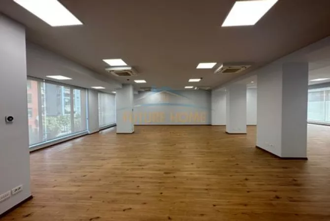 Ambient biznesi me qera 3+1 ne Tirane - 7,500 Euro