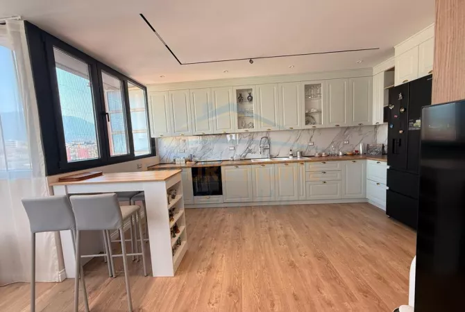 Shtepi me qera 2+1 ne Tirane - 1,200 Euro