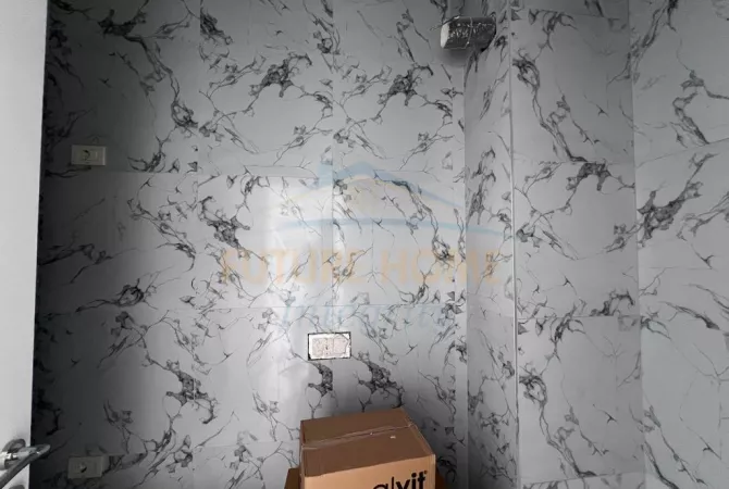 Shtepi ne shitje Apartament ne Tirane, 3+1, Mobilimi Bosh, pa mobiluar, Pagesa 334,400  Euro.