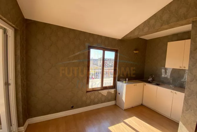Ambient biznesi me qera 3+1 ne Tirane - 1,500 Euro