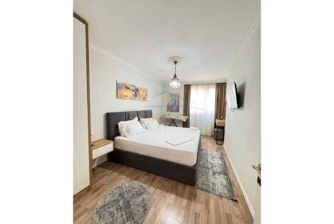 Shtepi ne shitje Apartament ne Tirane, 1+1, Mobilimi E mobiluar, Pagesa 125,000  Euro.