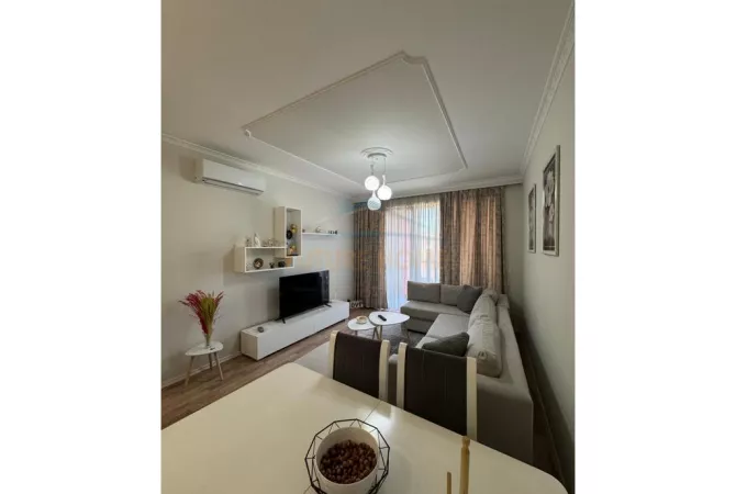 Shtepi ne shitje Apartament ne Tirane, 1+1, Mobilimi E mobiluar, Pagesa 125,000  Euro.