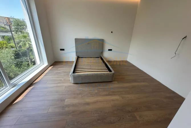 Shtepi me qera 4+1 ne Tirane - 4,000 Euro