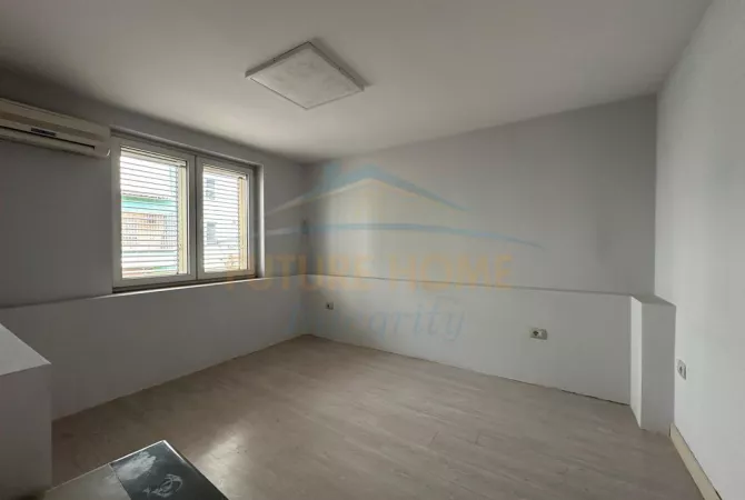 Shtepi ne shitje Apartament ne Tirane, 2+1, Mobilimi Bosh, pa mobiluar, Pagesa 178,000  Euro.