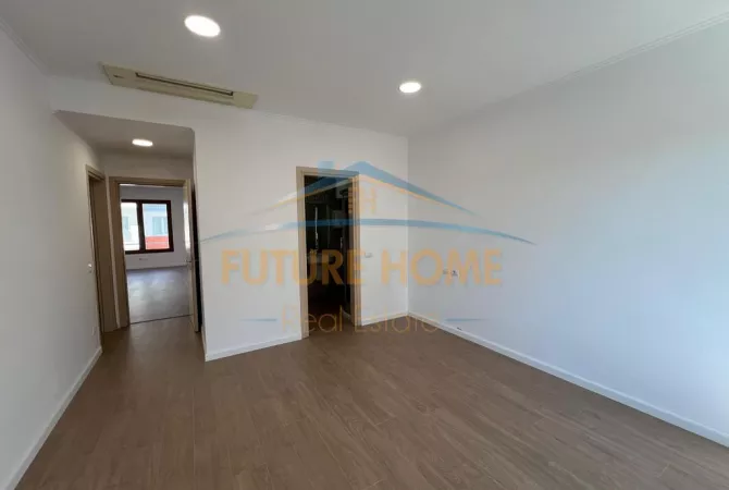 Ambient biznesi me qera 3+1 ne Tirane - 2,700 Euro