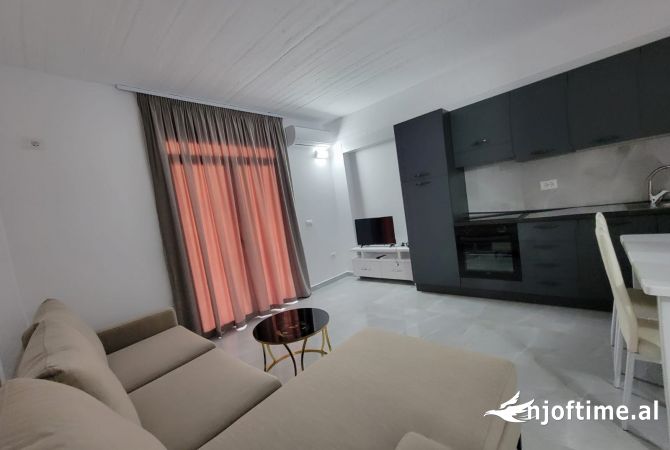 Shtepi me qera 1+1 ne Tirane - 400 Euro