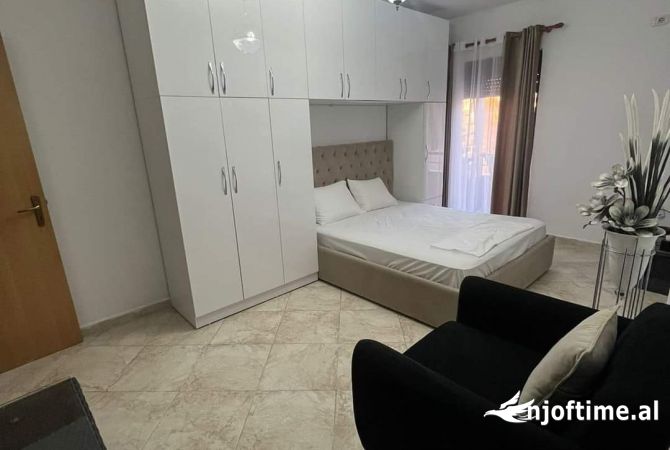 Shtepi me qera Garsoniere ne Tirane - 550 Euro