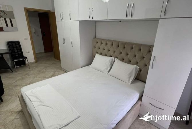 Shtepi me qera Garsoniere ne Tirane - 550 Euro