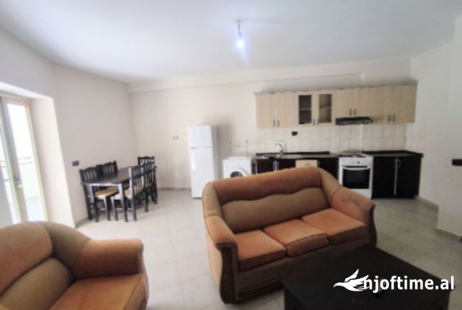 Shtepi ne shitje Apartament ne Tirane, 2+1, Mobilimi E mobiluar, Pagesa 95,000  Euro.