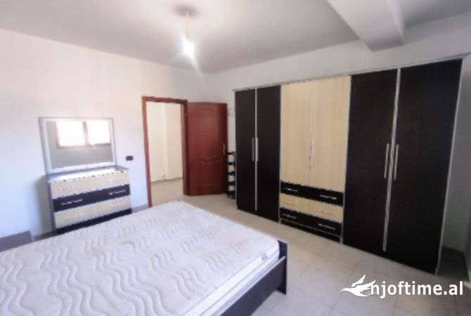 Shtepi ne shitje Apartament ne Tirane, 2+1, Mobilimi E mobiluar, Pagesa 95,000  Euro.