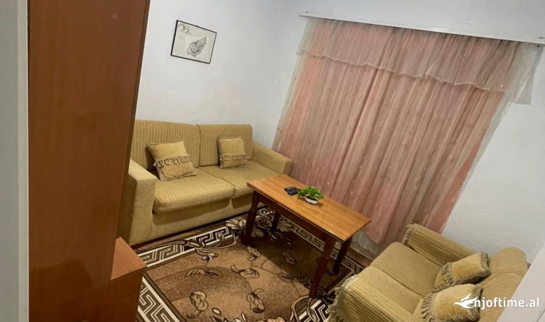 Shtepi me qera Apartament ne Tirane, 1+1, Mobilimi E mobiluar, Pagesa 260  Euro.