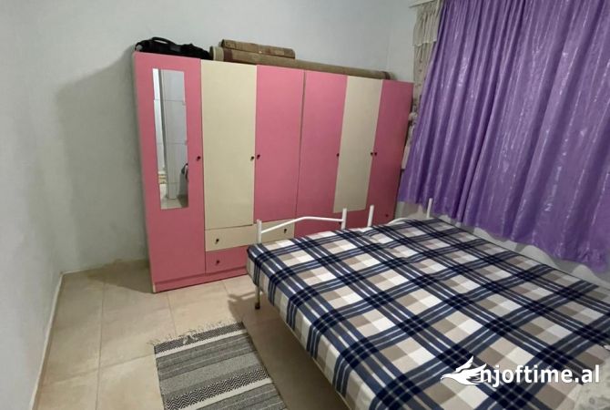 Shtepi me qera Apartament ne Tirane, 1+1, Mobilimi E mobiluar, Pagesa 260  Euro.