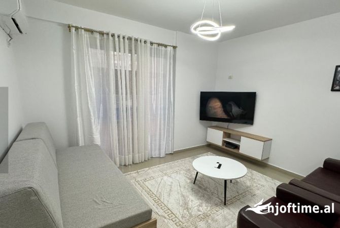 Shtepi me qera 2+1 ne Tirane - 480 Euro