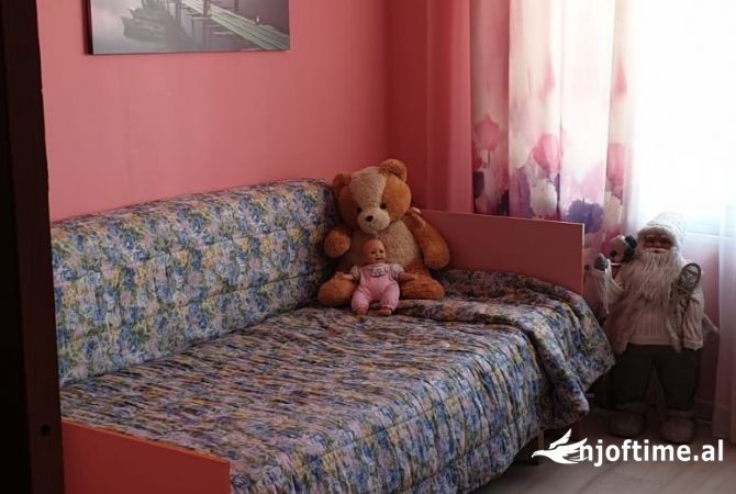 Shtepi me qera Apartament ne Tirane, 2+1, Mobilimi E mobiluar, Pagesa 450  Euro.