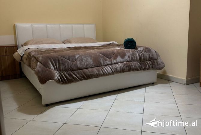 Shtepi me qera Apartament ne Tirane, 1+1, Mobilimi E mobiluar, Pagesa 550  Euro.