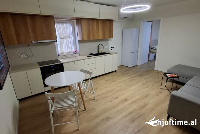 Shtepi me qera Apartament ne Tirane, 2+1, Mobilimi E mobiluar, Pagesa 600  Euro.