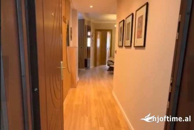 Shtepi ne shitje Apartament ne Tirane, 2+1, Mobilimi E mobiluar, Pagesa 230,000  Euro.