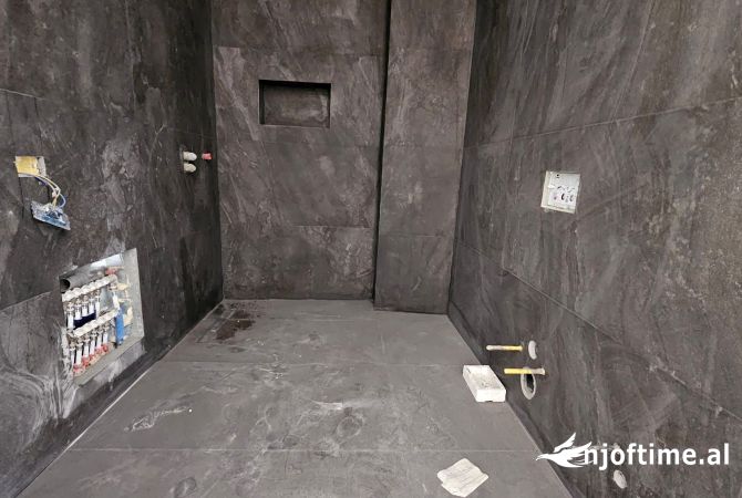 Shtepi ne shitje Apartament ne Tirane, 2+1, Mobilimi E mobiluar, Pagesa 310,000  Euro.