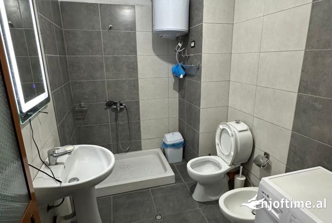 Shtepi me qera Apartament ne Tirane, 2+1, Mobilimi E mobiluar, Pagesa 500  Euro.