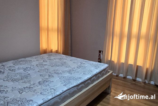 Shtepi me qera Apartament ne Tirane, 1+1, Mobilimi E mobiluar, Pagesa 450  Euro.