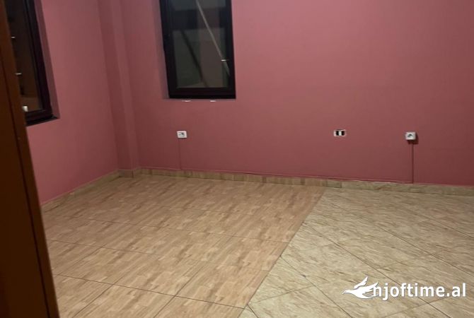 Shtepi me qera 2+1 ne Tirane - 50,000 Leke