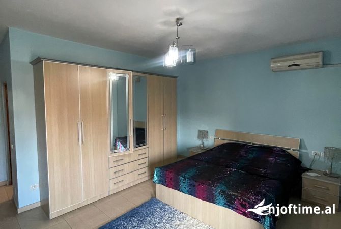 Shtepi ne shitje Apartament ne Tirane, 2+1, Mobilimi E mobiluar, Pagesa 107,000  Euro.