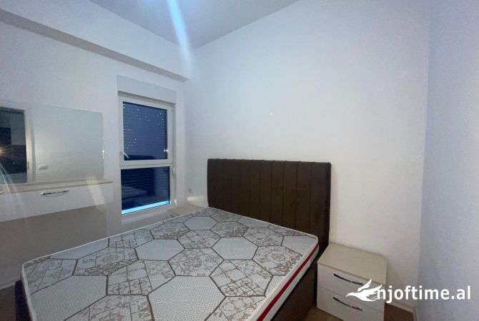 Shtepi me qera Apartament ne Tirane, 2+1, Mobilimi E mobiluar, Pagesa 450  Euro.