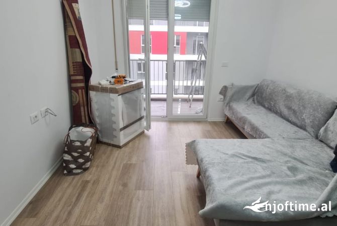 Shtepi me qera Apartament ne Tirane, 1+1, Mobilimi E mobiluar, Pagesa 320  Euro.
