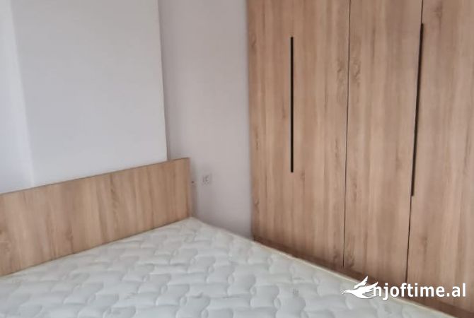 Shtepi me qera Apartament ne Tirane, 1+1, Mobilimi E mobiluar, Pagesa 320  Euro.