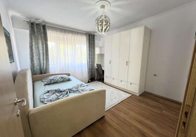 Shtepi me qera 2+1 ne Tirane - 900 Euro