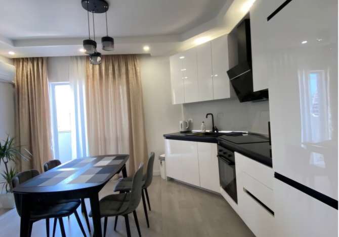 Shtepi me qera 2+1 ne Tirane - 900 Euro