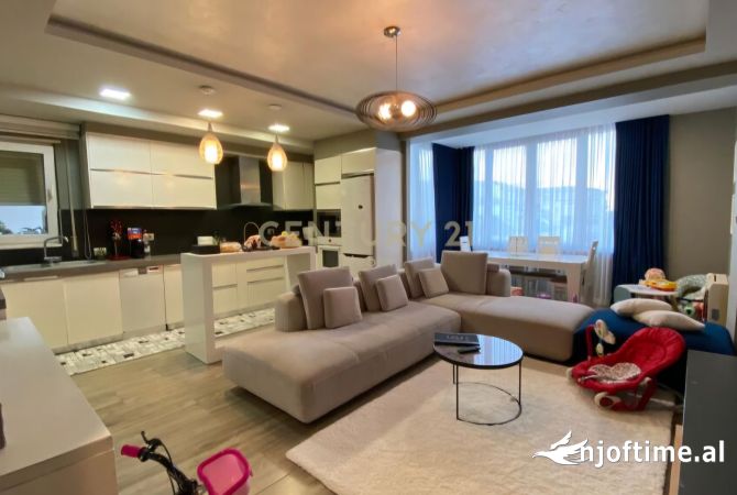 Shtepi ne shitje 2+1 ne Tirane - 240,000 Euro