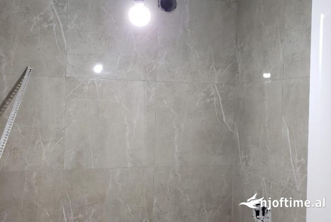 Shtepi me qera Apartament ne Tirane, 1+1, Mobilimi Bosh, pa mobiluar, Pagesa 400  Euro.